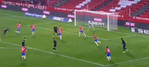 NBA｜连续63场得分20+ 亚历山大平柯比纪录