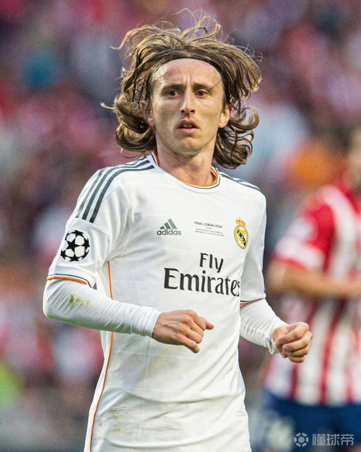 台湾职棒：台钢雄鹰在 2025 赛季表现回温，王柏融打击率回升至 .280