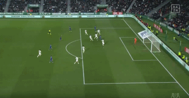 詹姆斯将离开湖人 遭东契奇质问