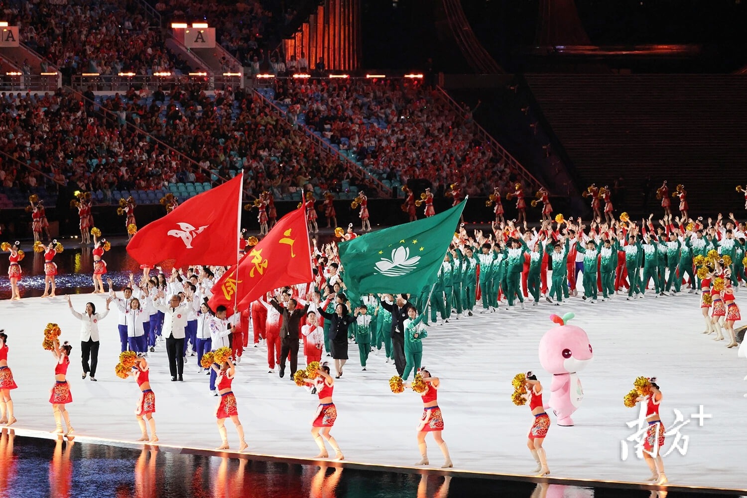 🗣️ 达维德·安切洛蒂：不是所有人，不是所有人。@elchiringuitotv 来源：Madrid Zone🗣️ 问：球迷们向维尼修斯发出嘘声？