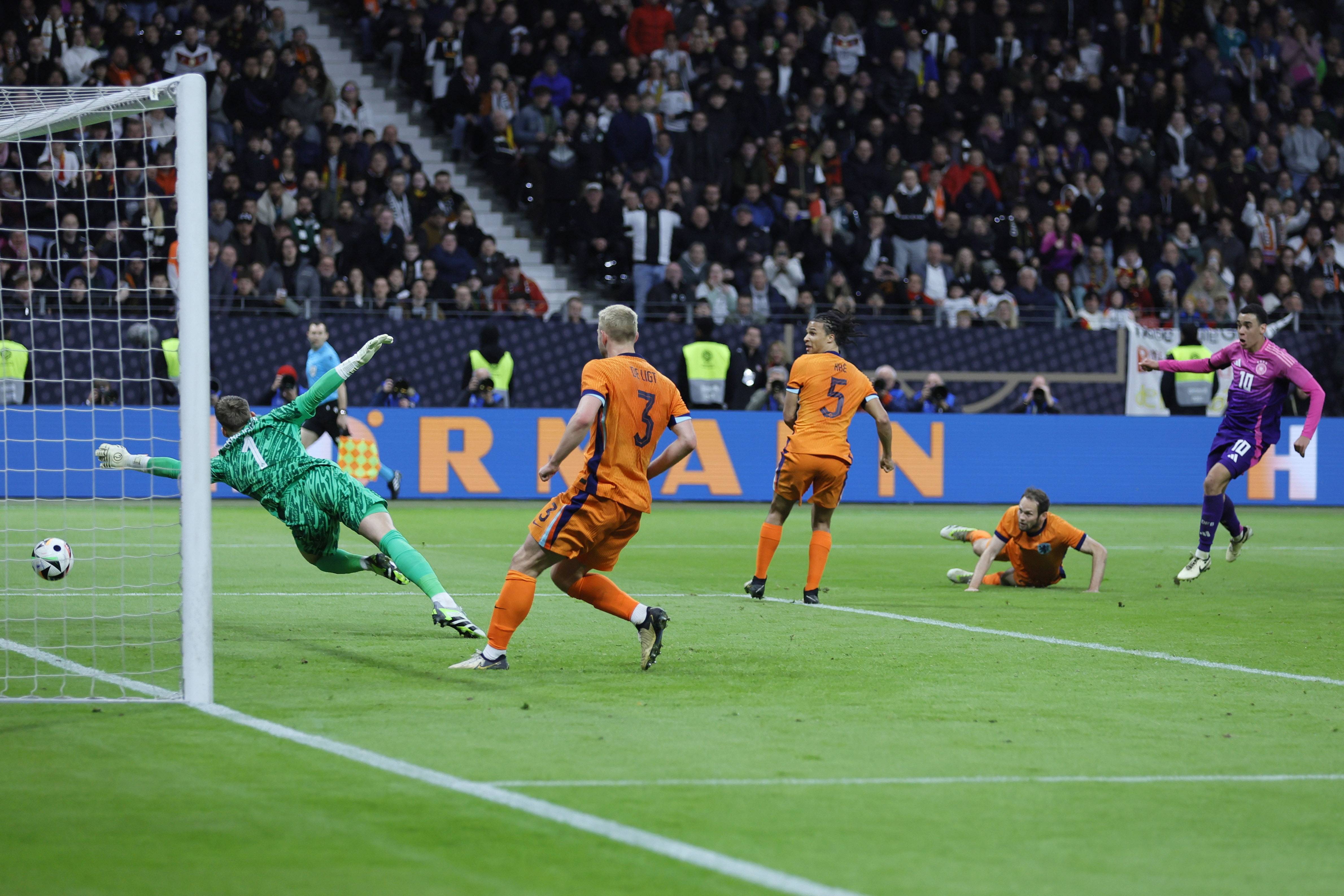 在那個足球 在那個足球